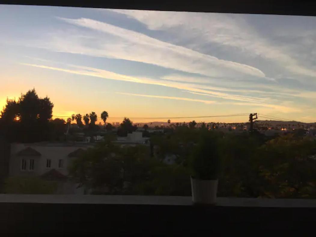 Hollywood Studio With Pool And Balcony Daire Los Angeles Dış mekan fotoğraf